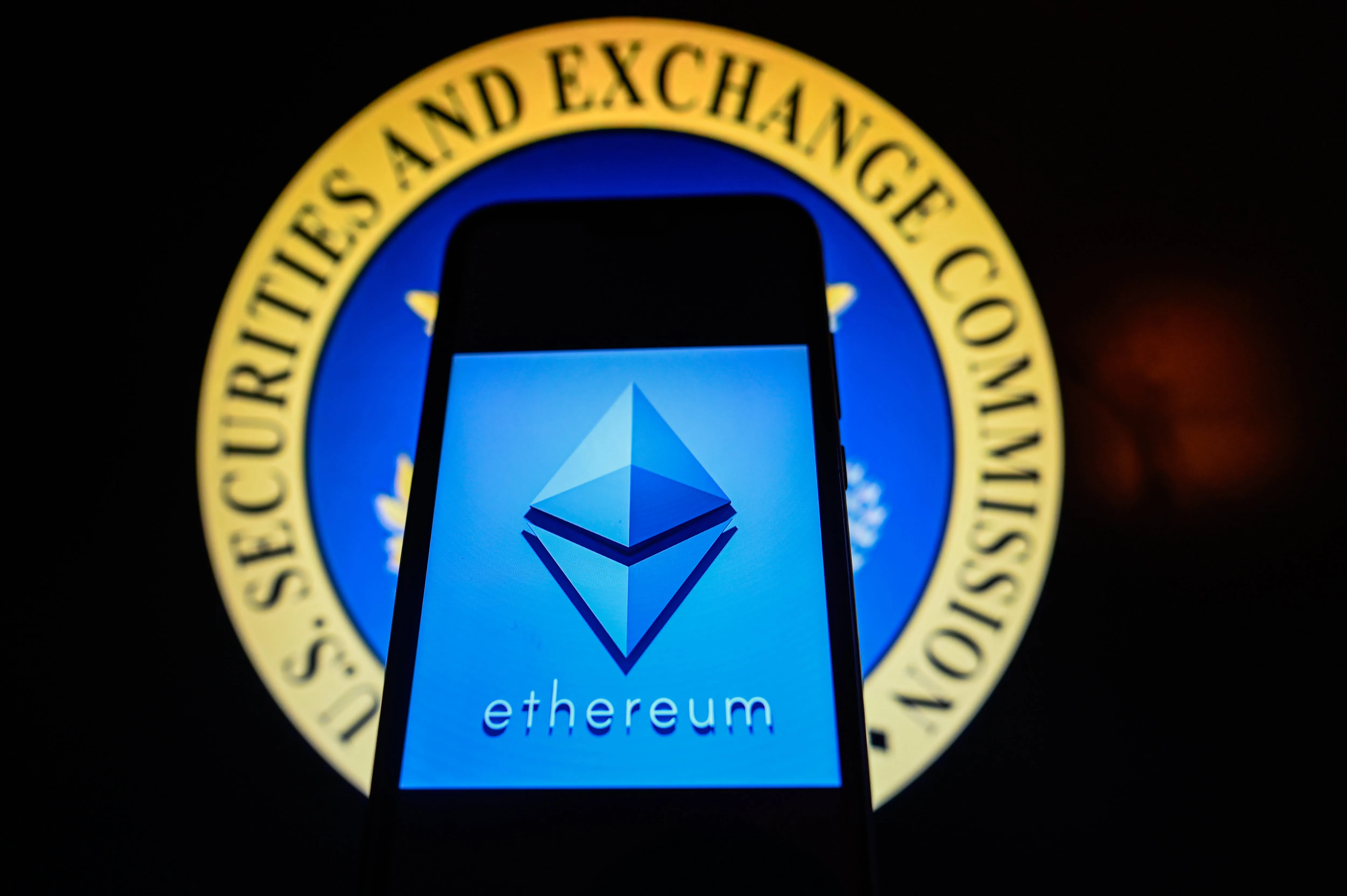 iShares以太坊信托ETF：关于加密货币和投资策略的突发新闻