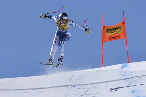 林赛·沃恩（Lindsey Vonn）的新钛膝盖在滑雪世界的第一次训练中表现良好