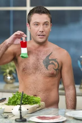 Gino D' acampo承认他的行为是“危险的”,在被指控行为不当之前