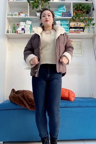 33岁的网红妈妈在一家不可靠的诊所做了一次拙劣的抽脂手术,几小时后死亡