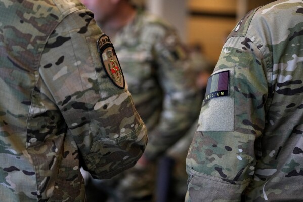 特朗普警告称，美国的安全重点在别处，欧洲军事人员短缺暴露无遗
