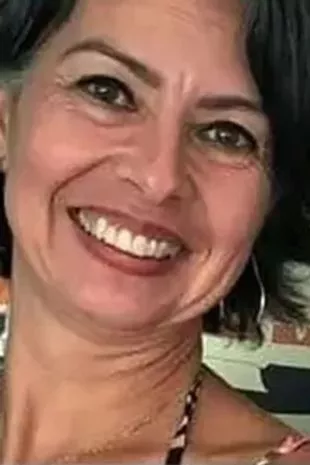 中毒的圣诞蛋糕让客人在几分钟内痛苦地扭动，然后家人被砒霜毒死