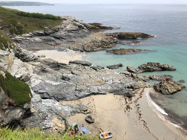 “田园诗般的”和“热带”的英国海滩被评为该国最好的海滨野餐地点之一