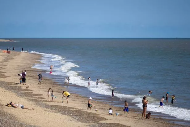 英国人仍然喜欢英国“最糟糕的海滨小镇”之一,那里有好斗的海鸥