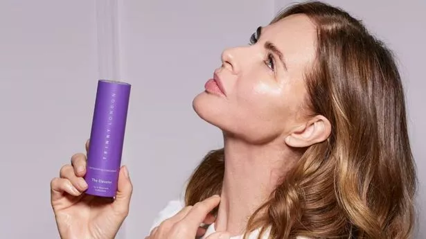 Trinny London的限时抢购活动包括“神奇”下垂颈霜的折扣